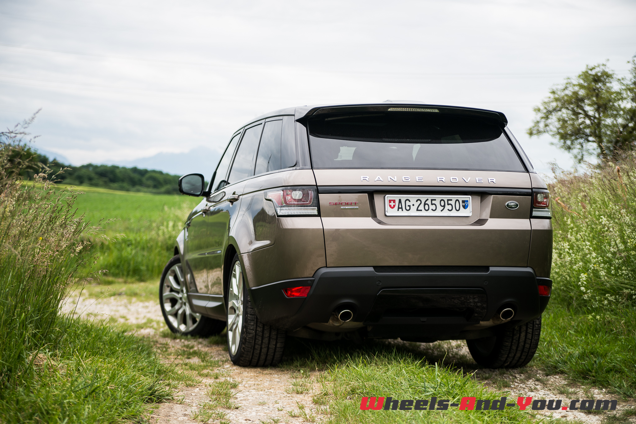 RangeRoverSportHybrid-1