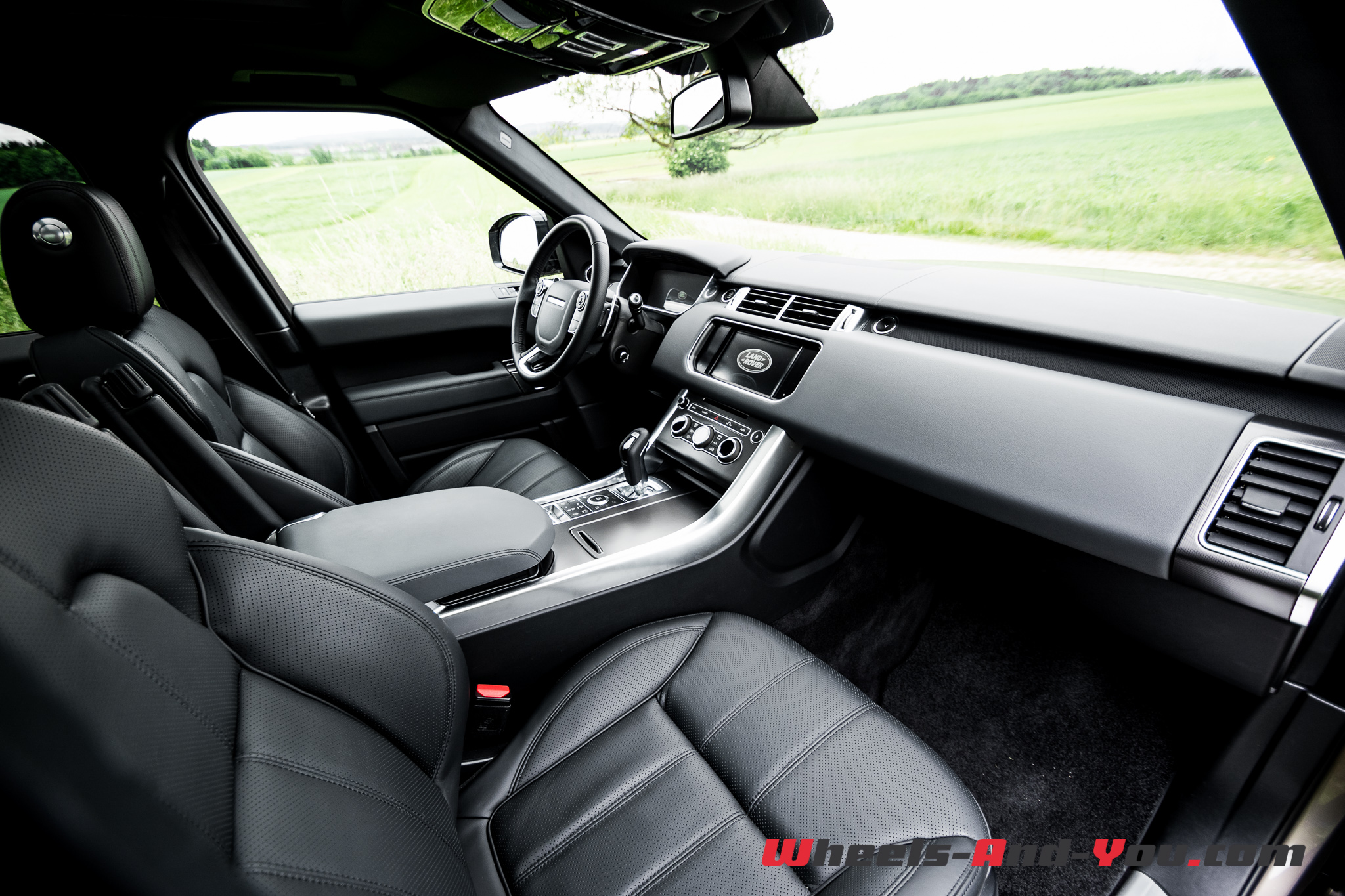 RangeRoverSportHybrid-16