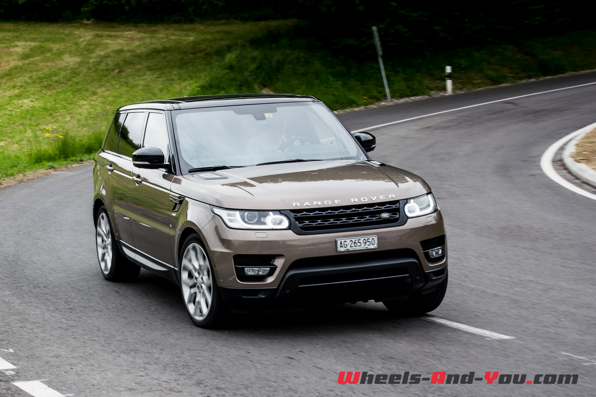 RangeRoverSportHybrid-27