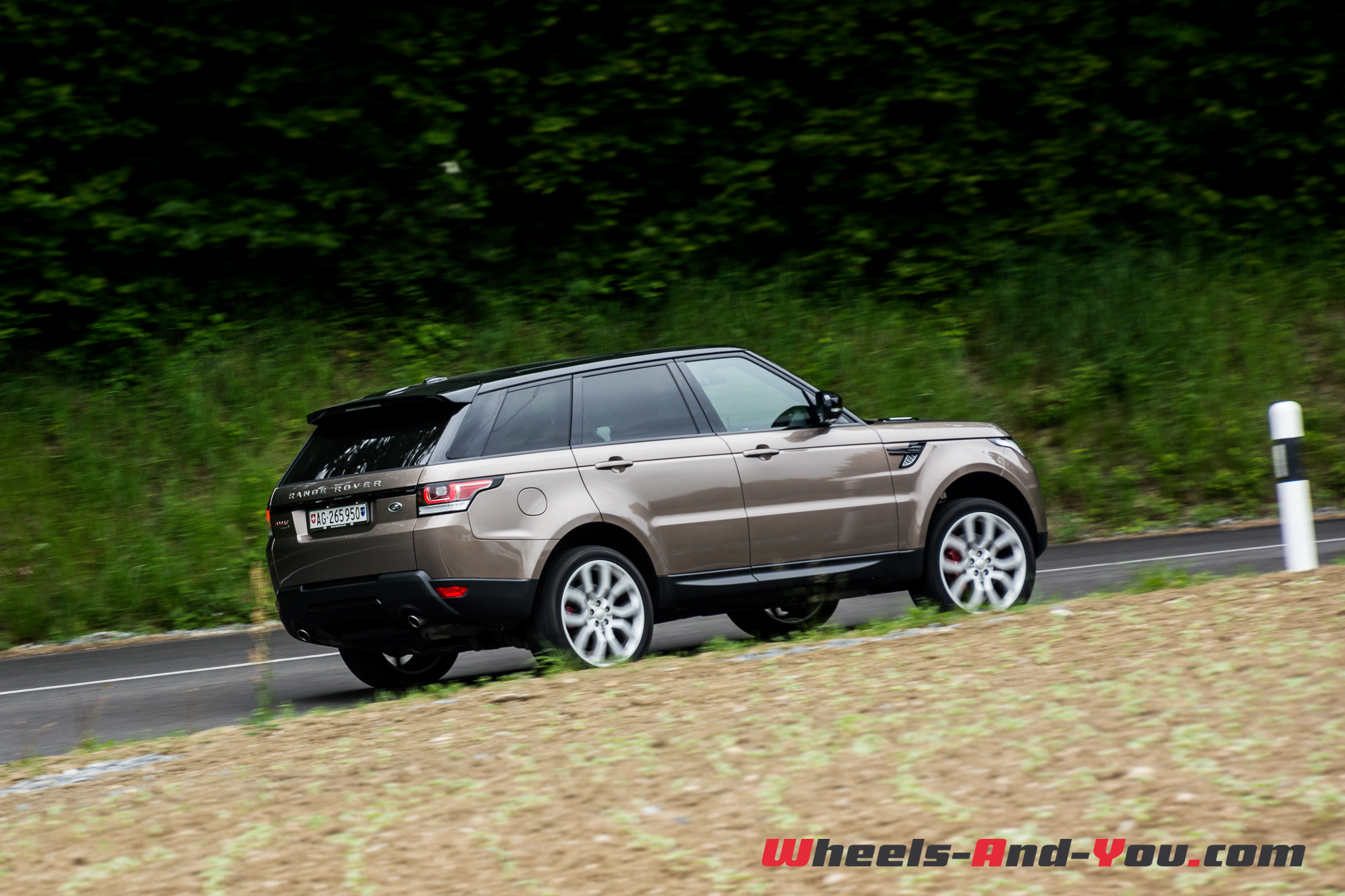 RangeRoverSportHybrid-32