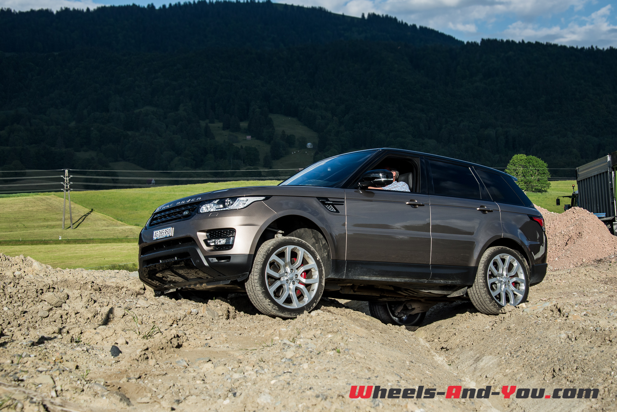 RangeRoverSportHybrid-41