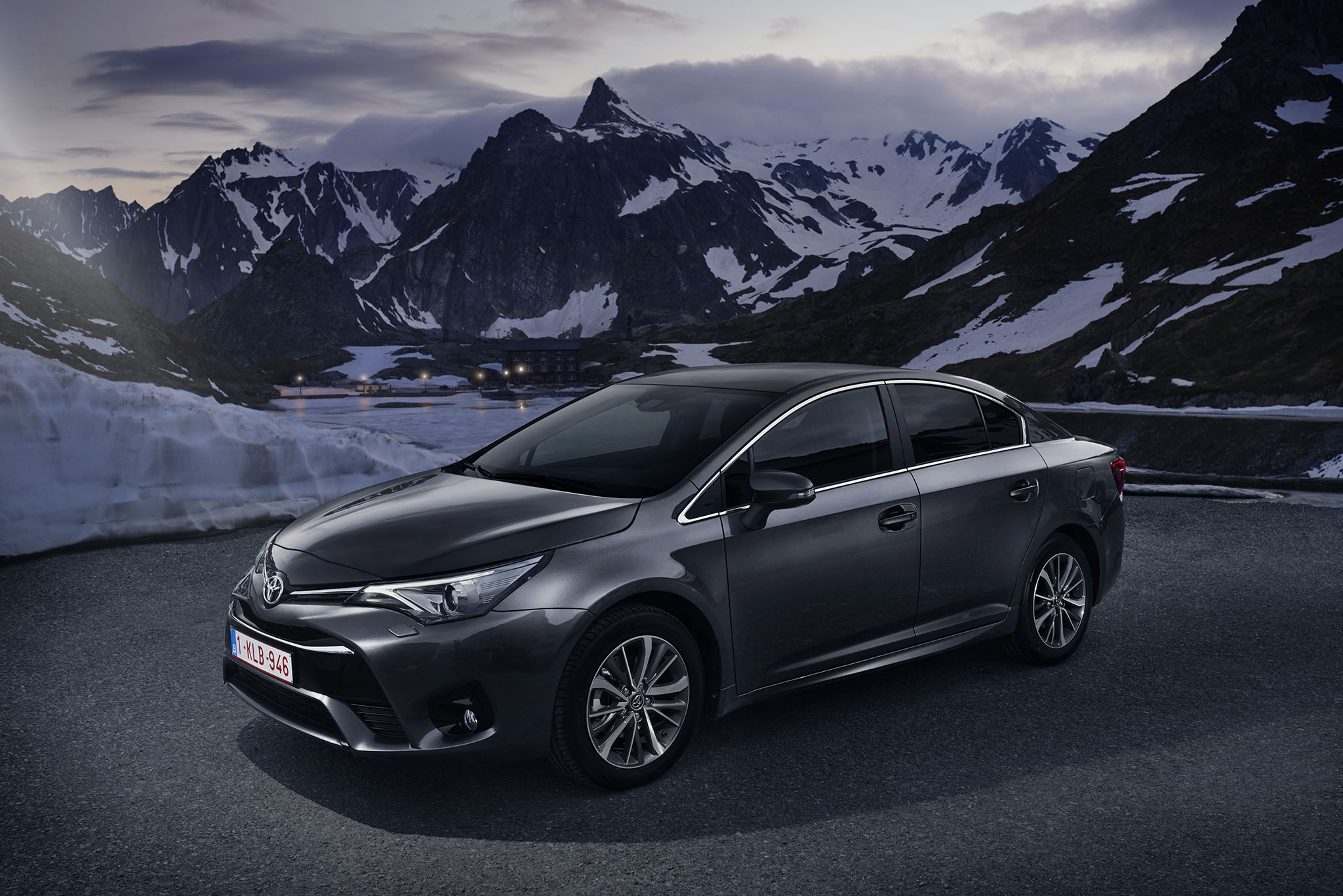 ToyotaAvensis 02