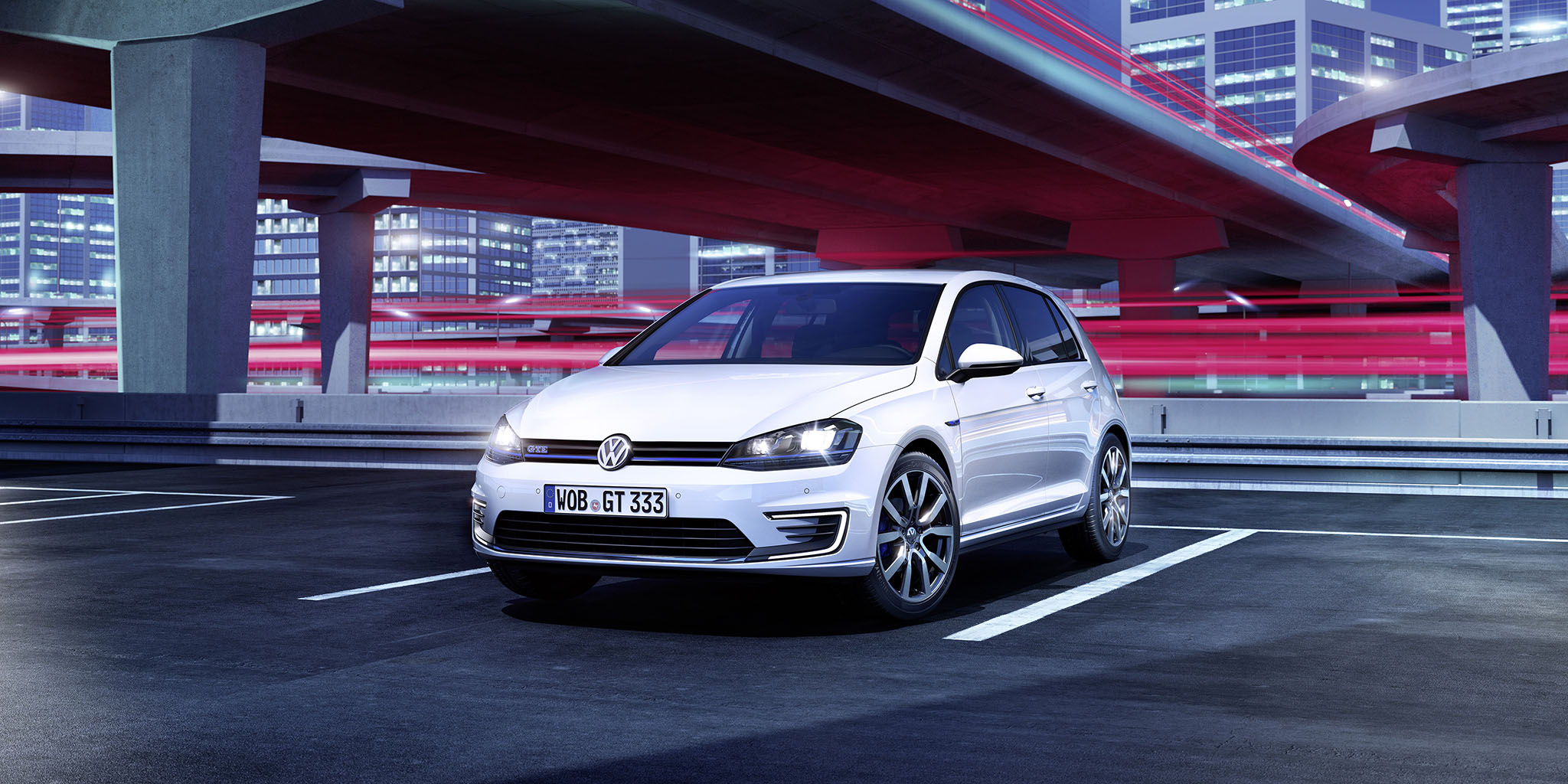 VWGolfGTE 01