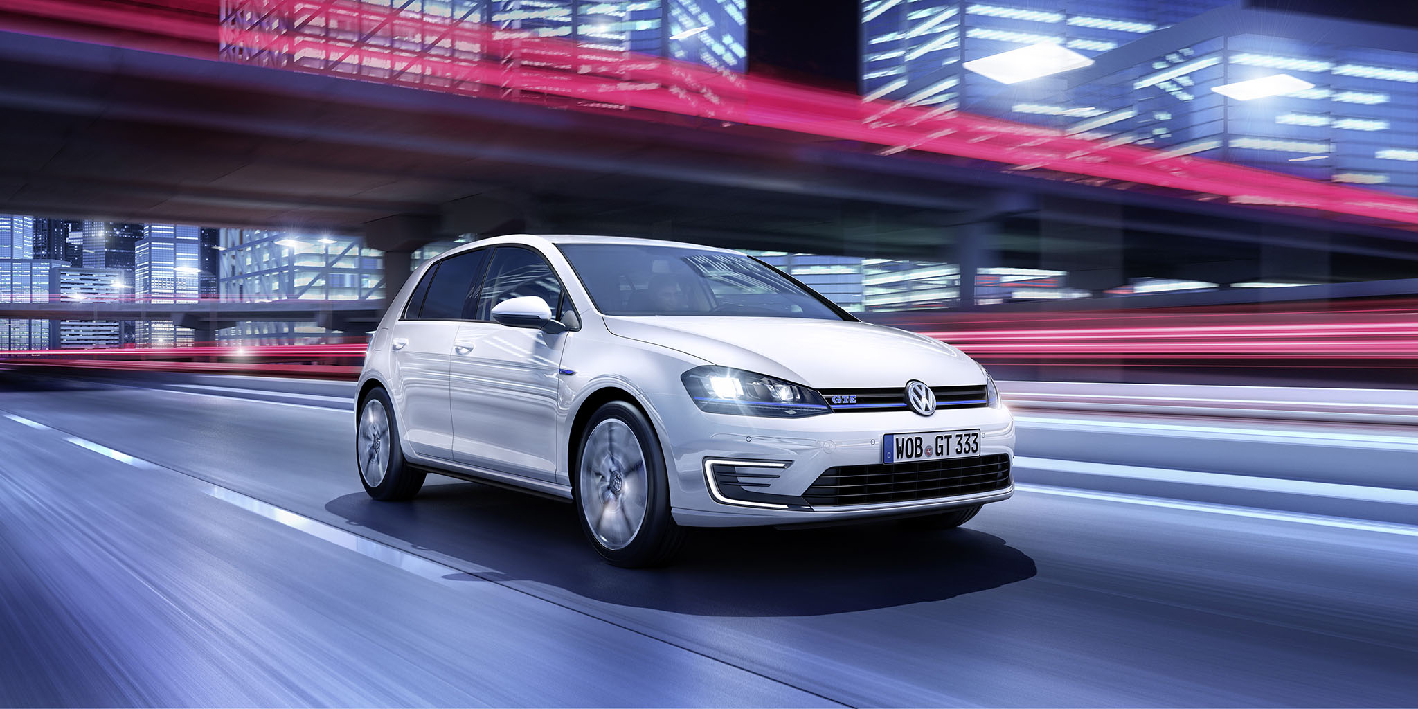 VWGolfGTE 04