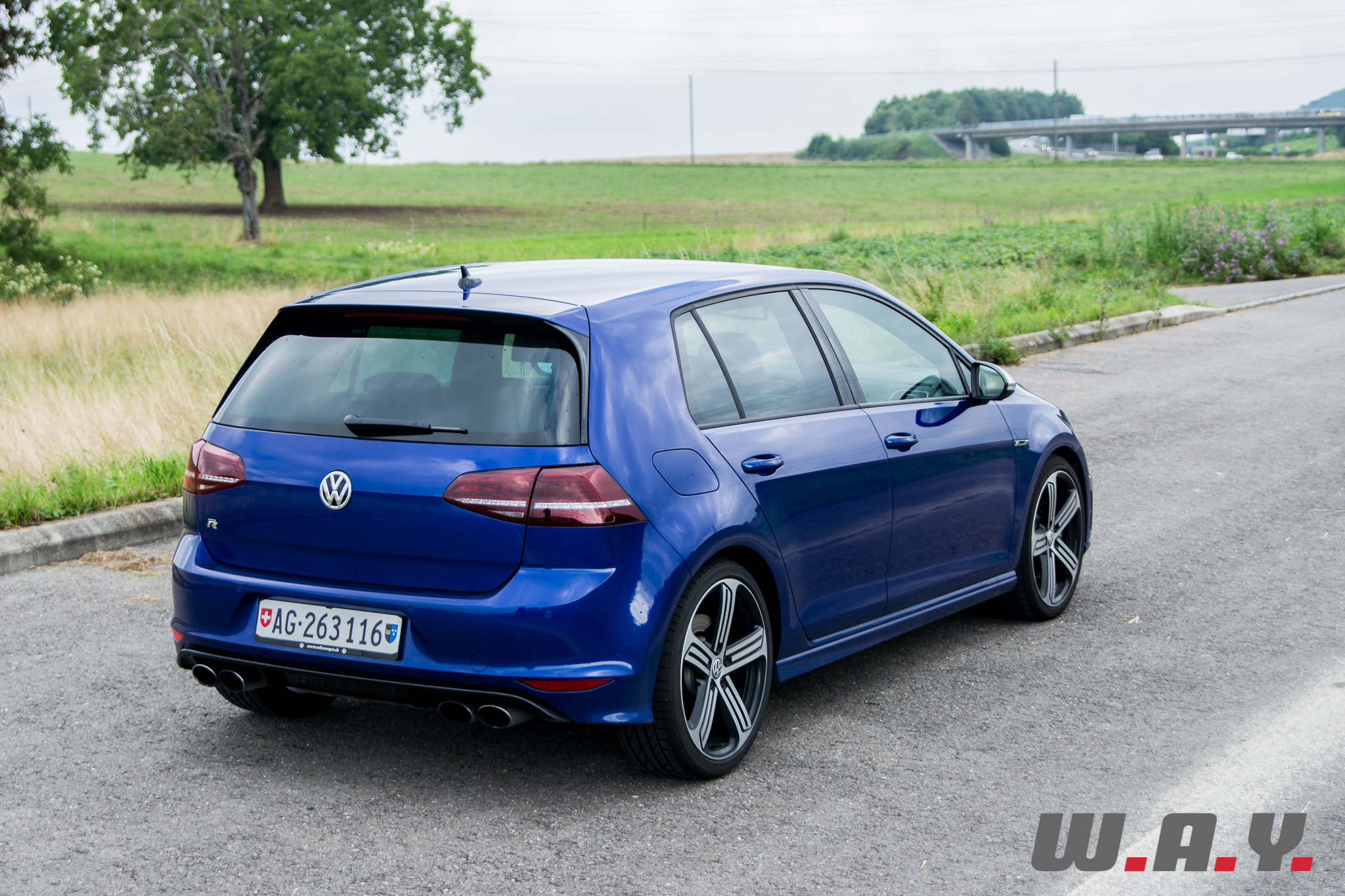 VWGolfR-13