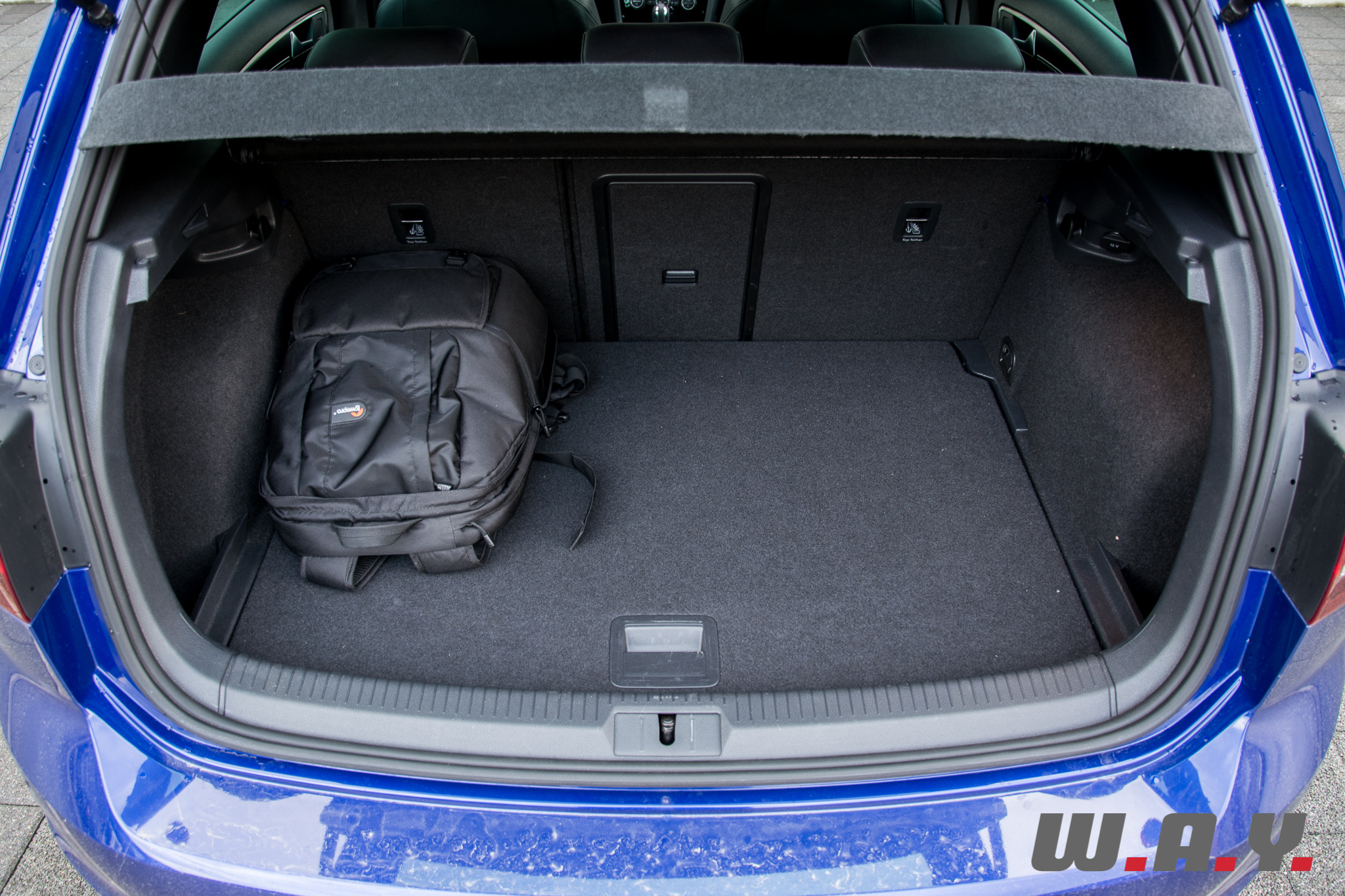 VWGolfR-18
