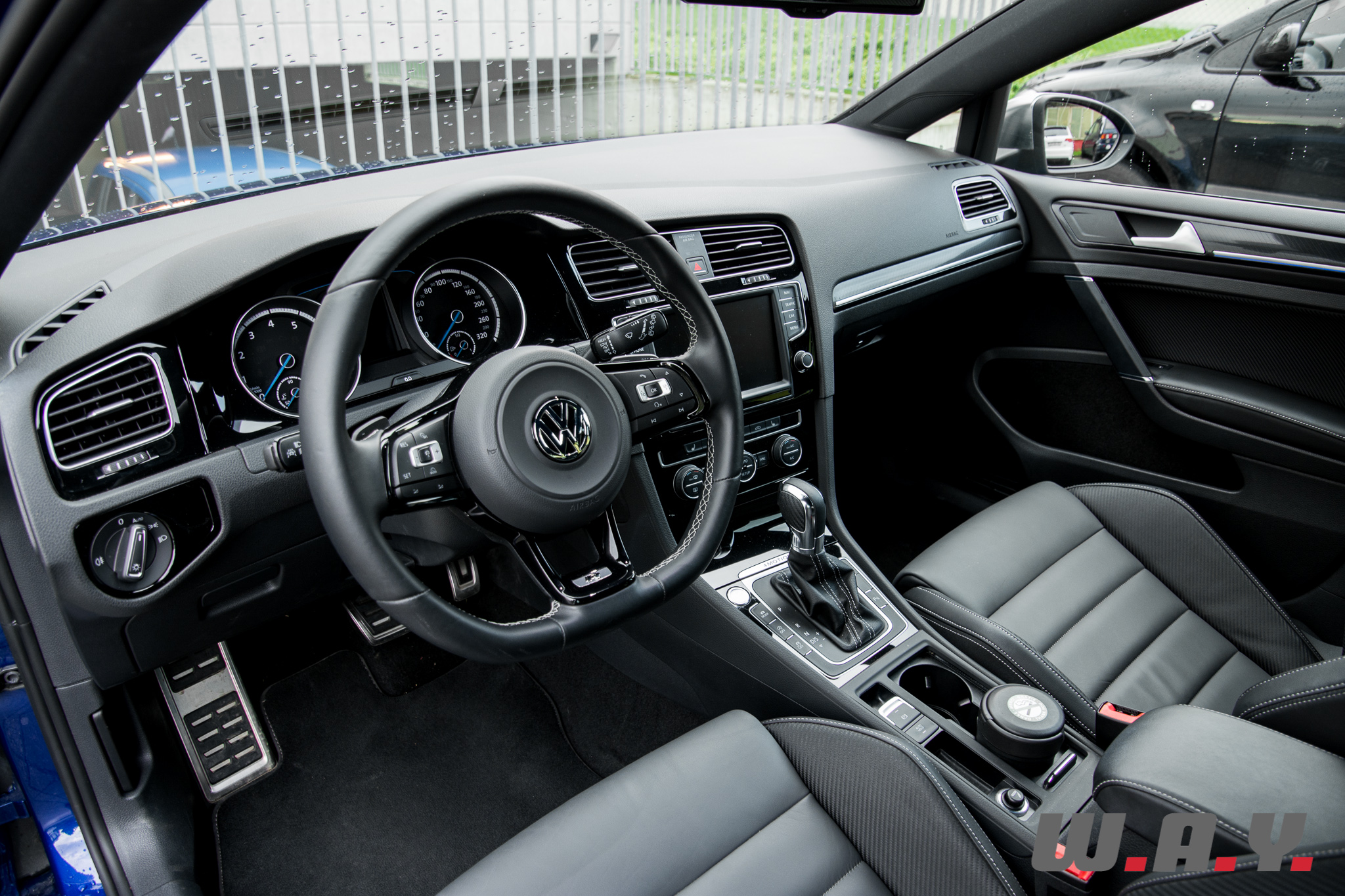 VWGolfR-23