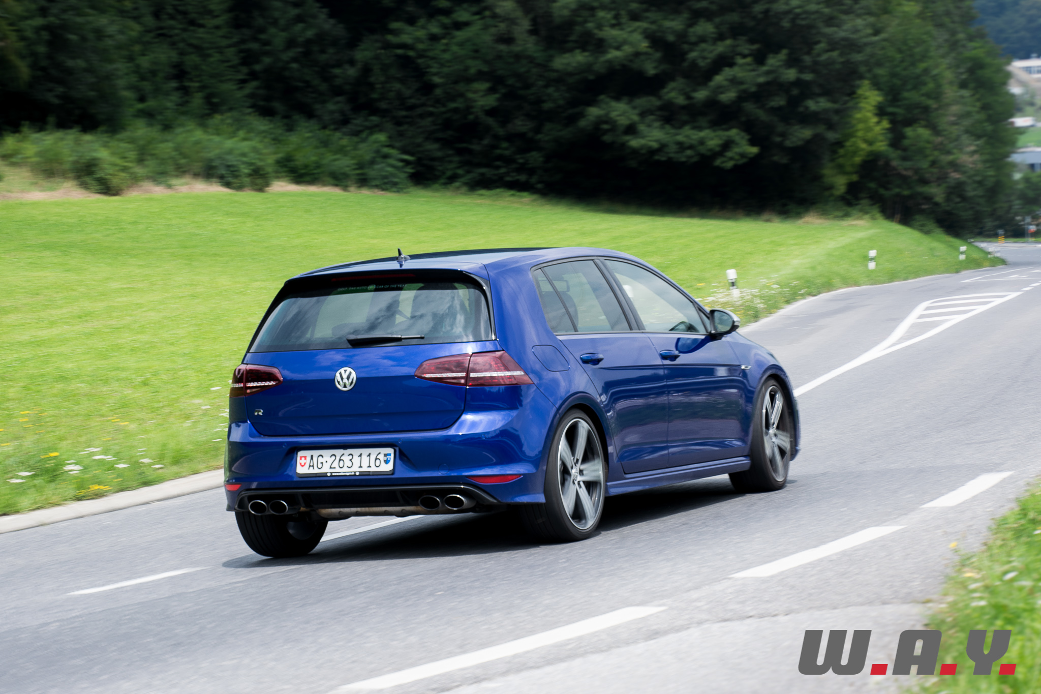 VWGolfR-42