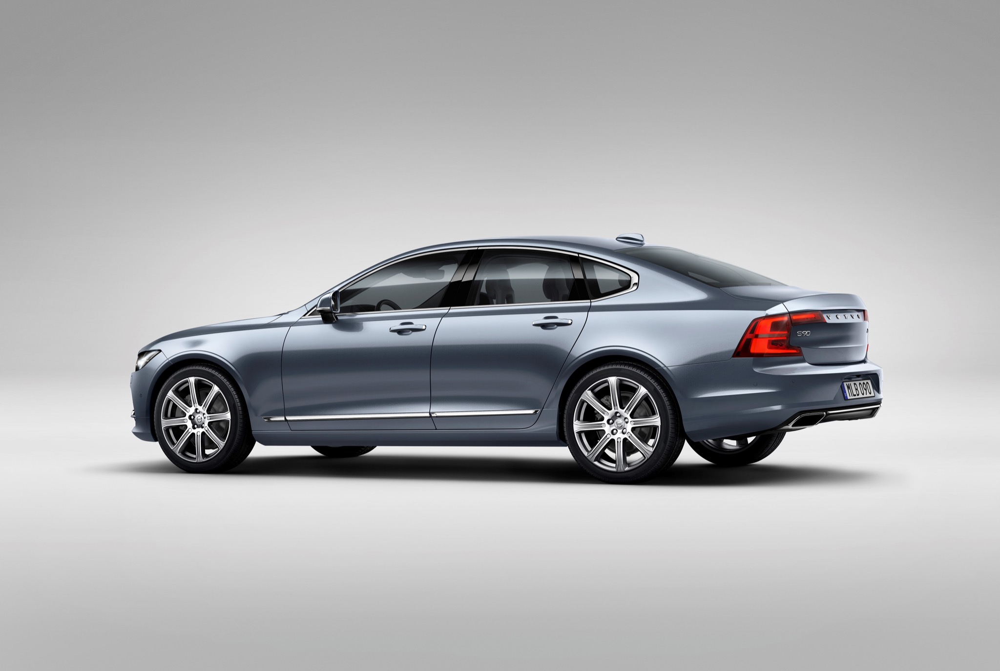 VolvoS90 02