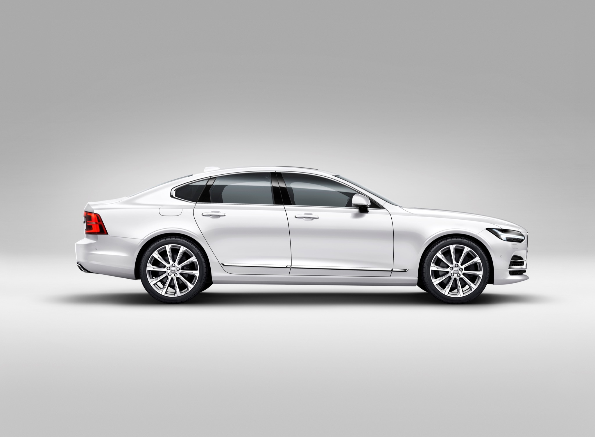 VolvoS90 03