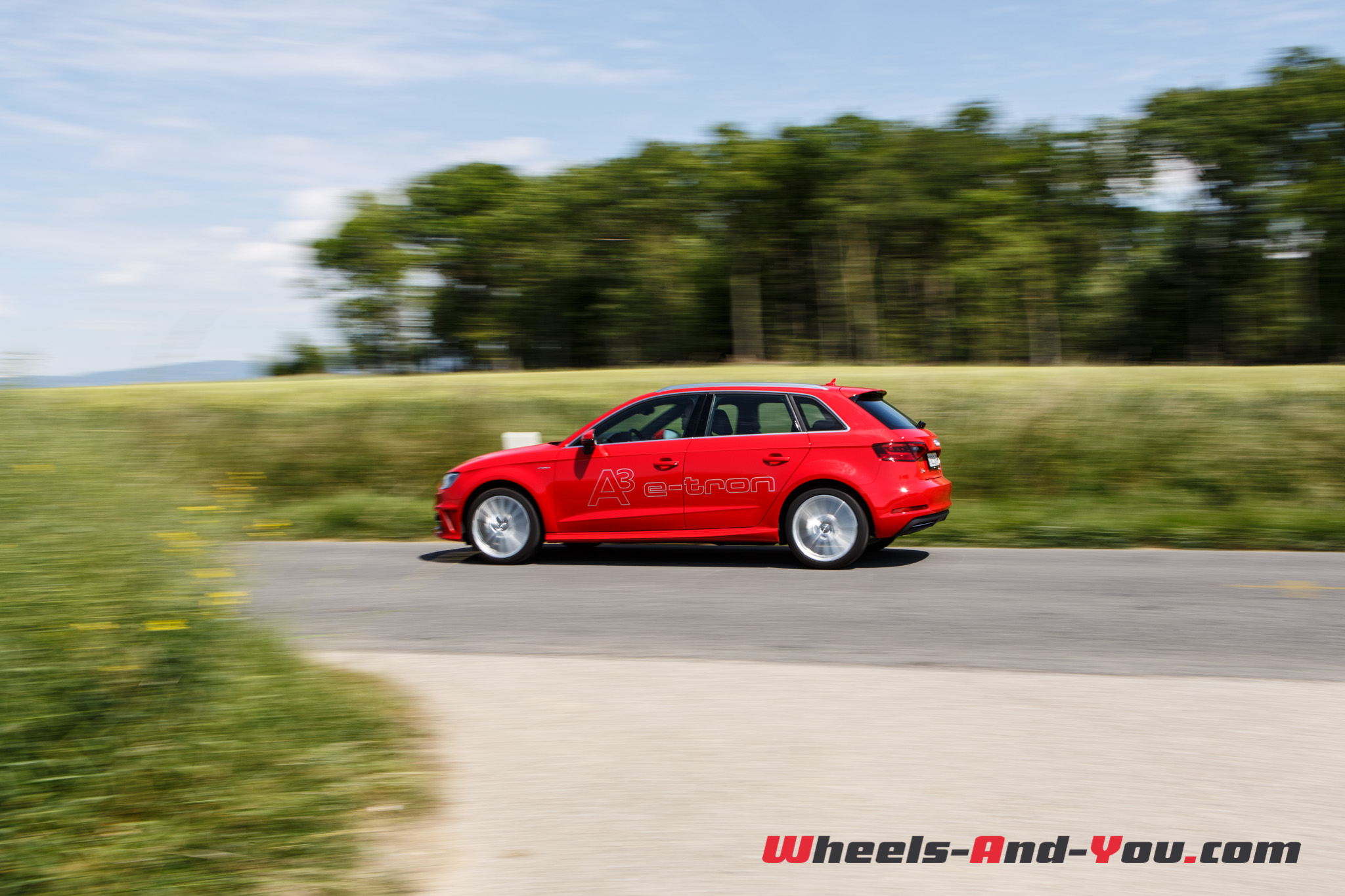 audi-a3-etron-11