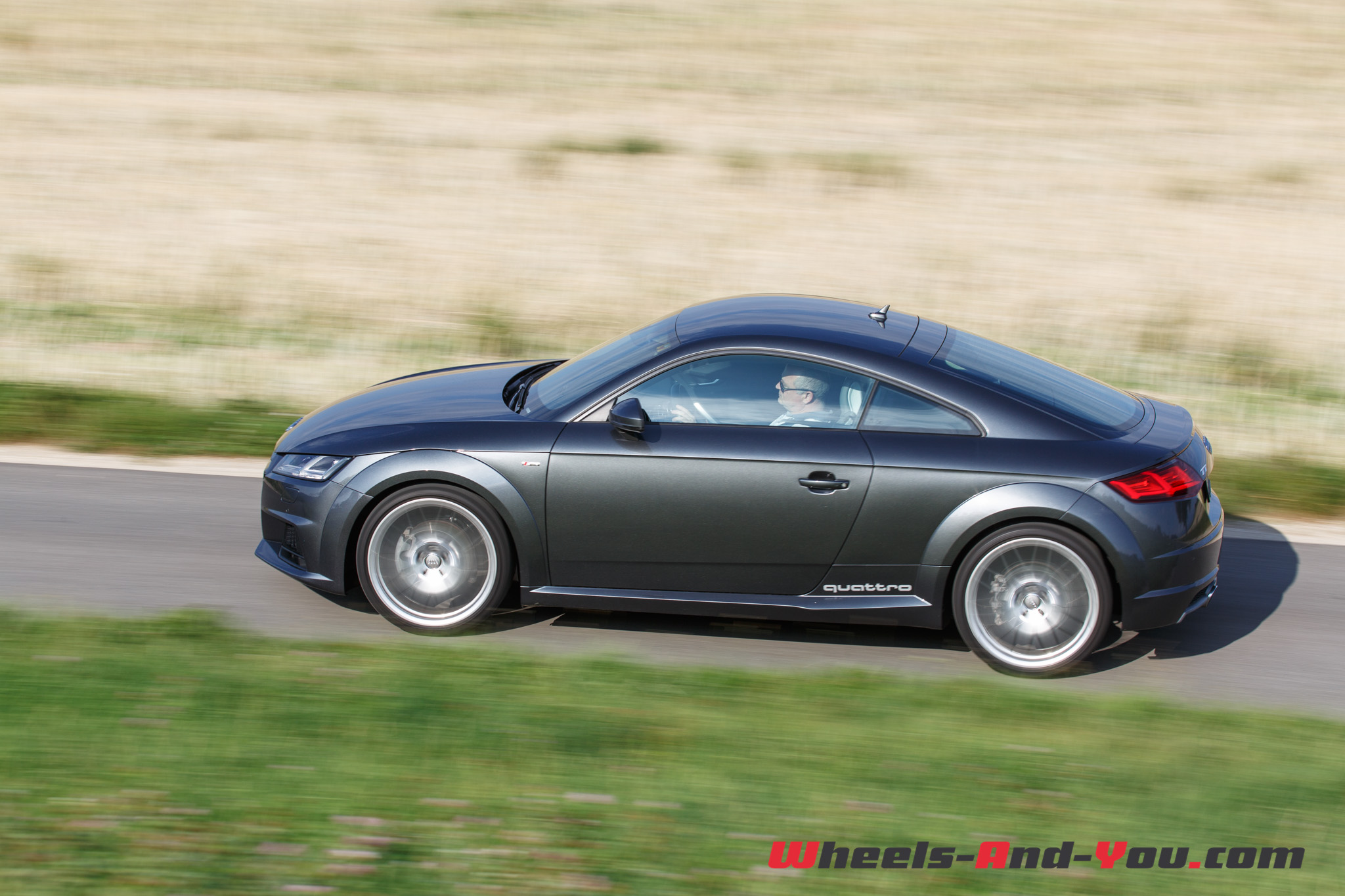 audi tt-32