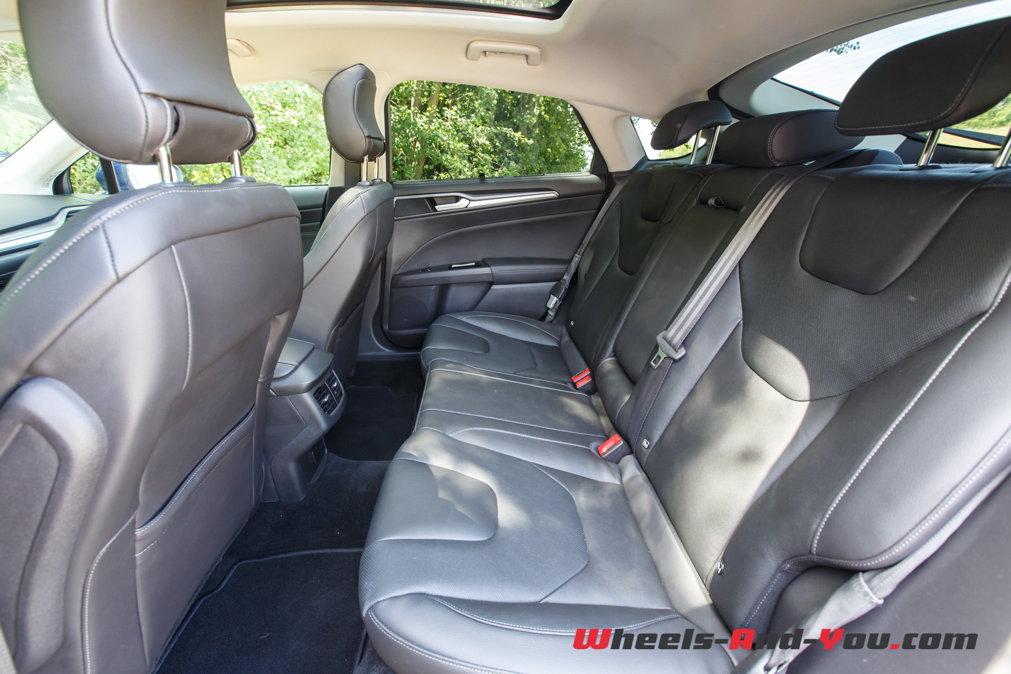 ford mondeo-1