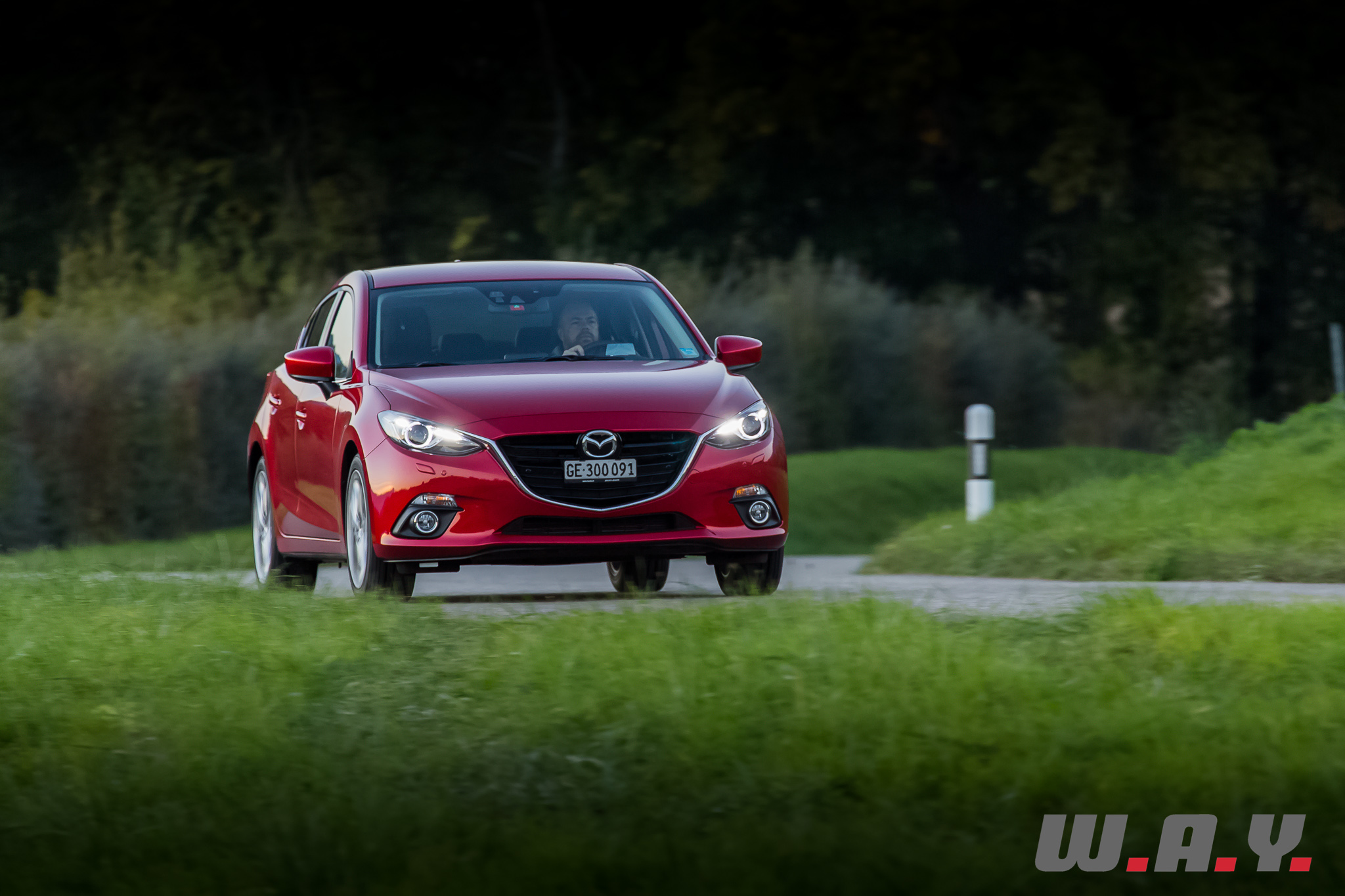 mazda3-8