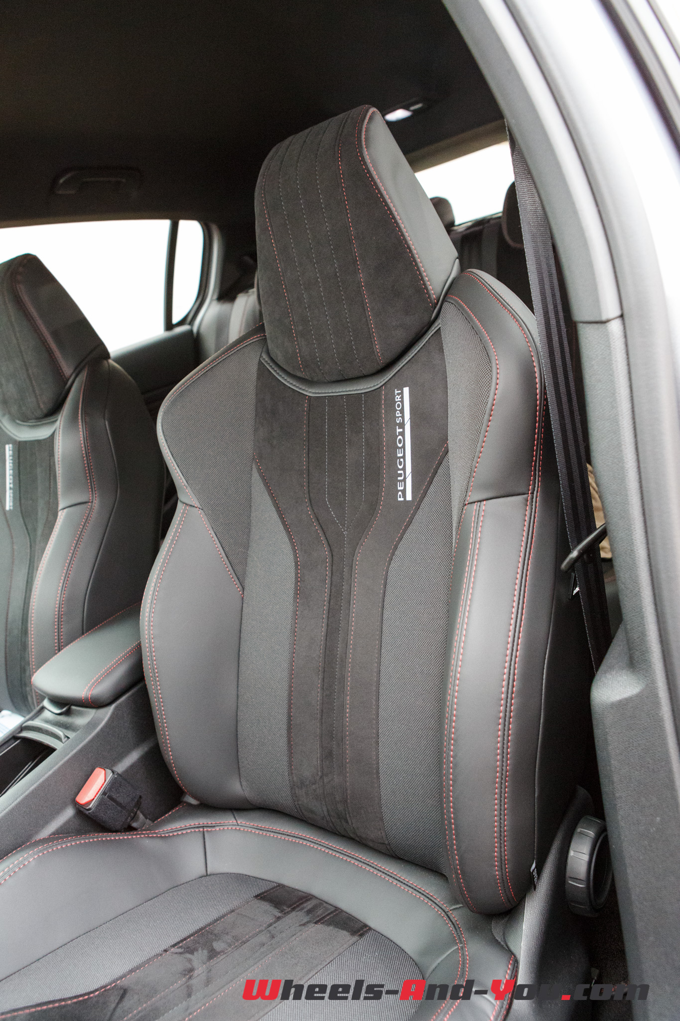 peugeot-308-gti-35