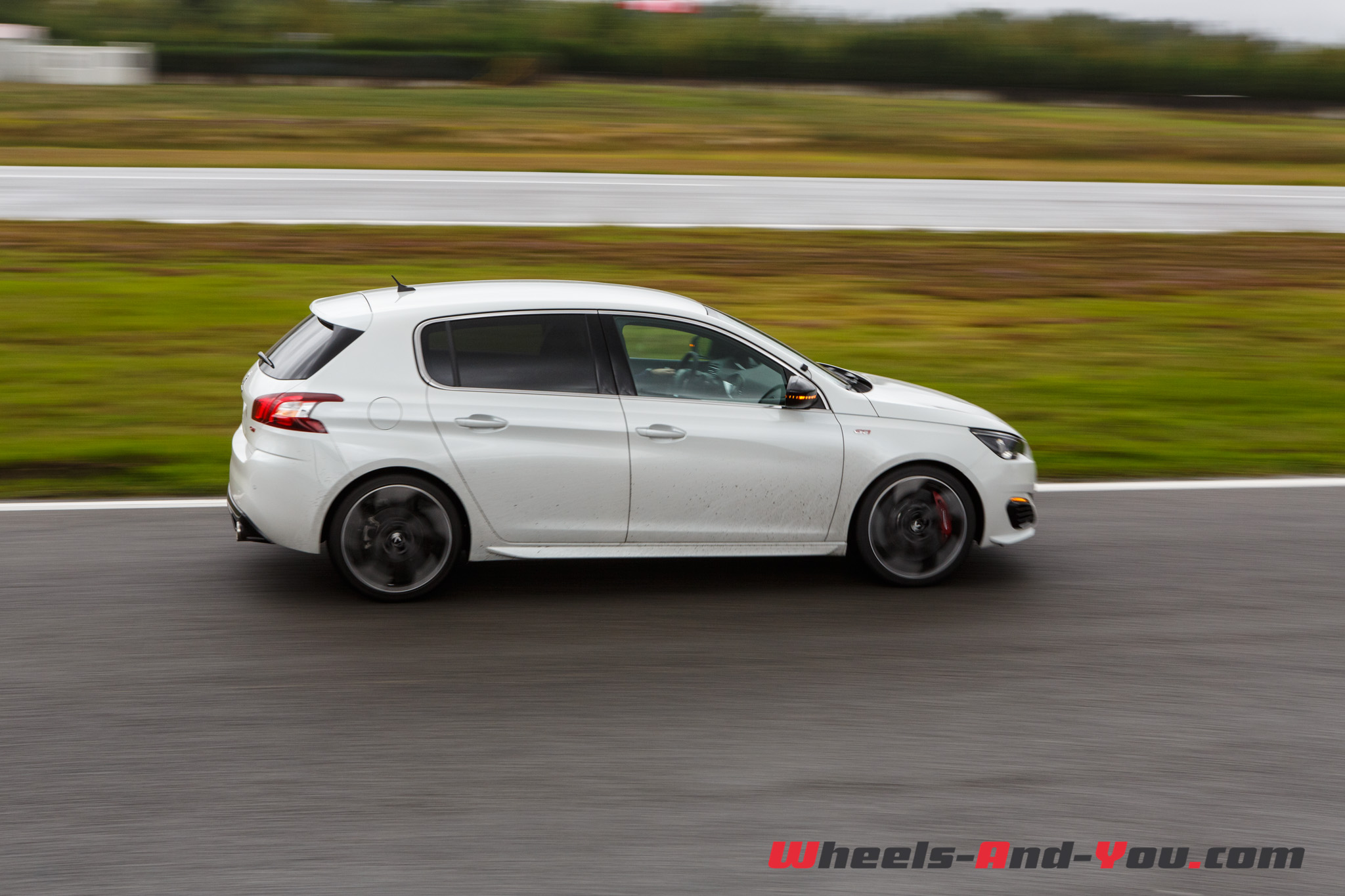 peugeot-308-gti-38