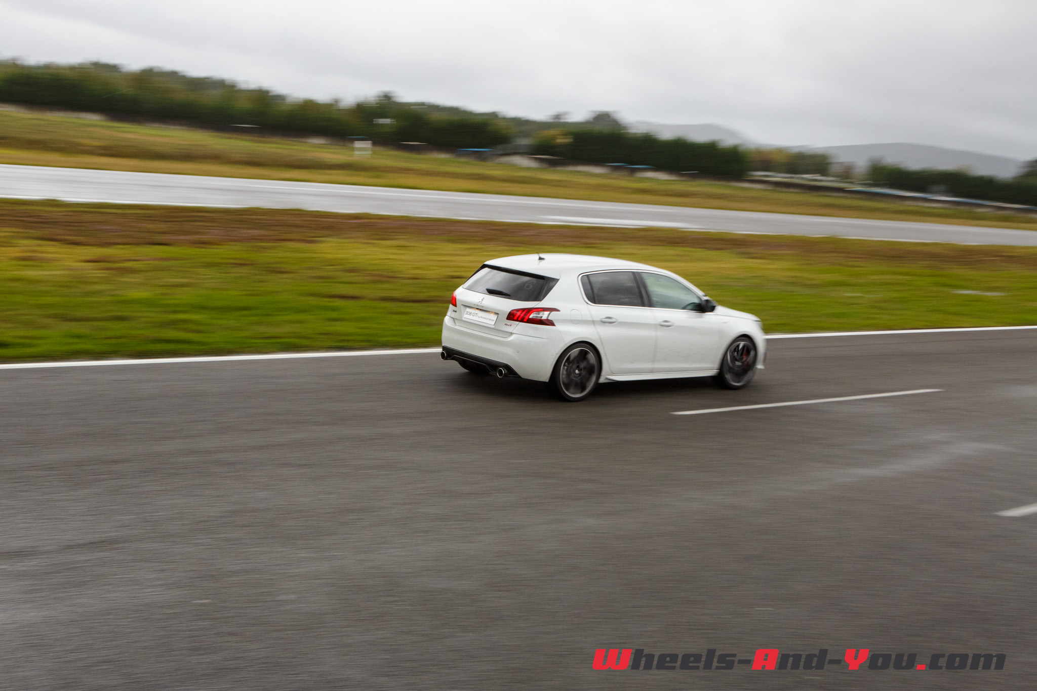 peugeot-308-gti-43
