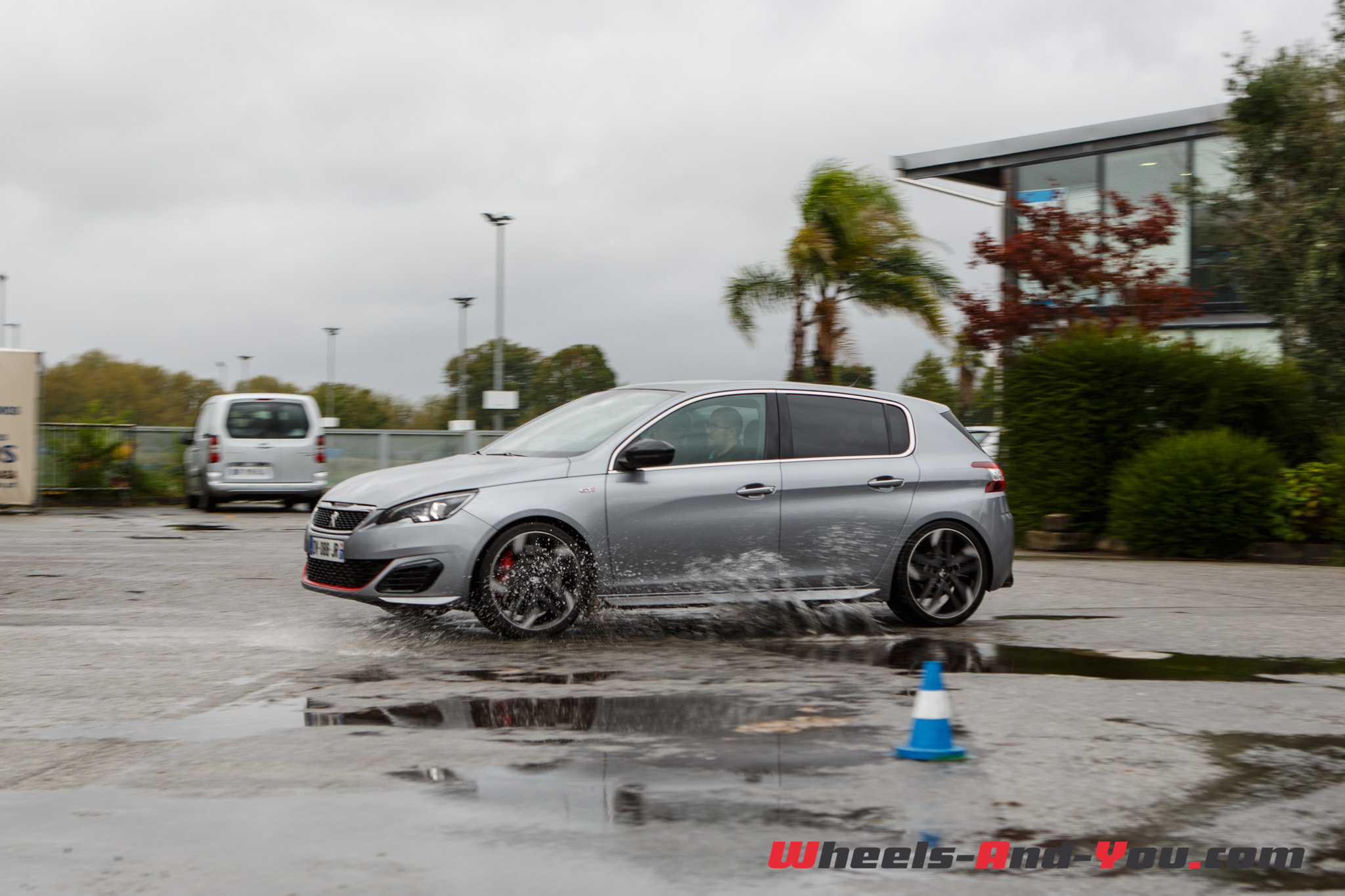 peugeot-308-gti-45